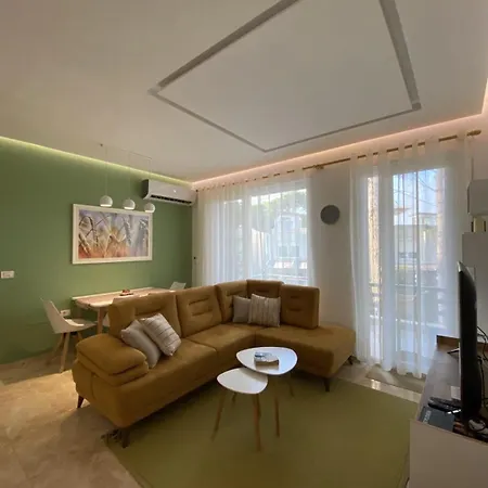 アパート The Glow Apartment, Lalzi Bay ドゥラス